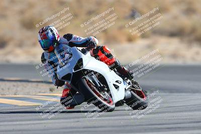 media/Jan-10-2025-CVMA Friday Practice (Fri) [[489e0da257]]/Group 4 and Trackday/Session 4 (Turn 16)/